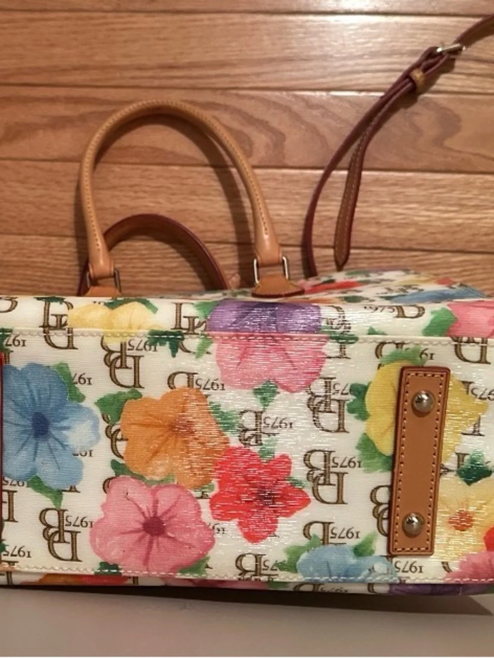 NWOT Dooney & Bourke Floral Tote-Beautiful!